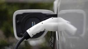Hindalco partners Israel's Phinergy, IOP to develop aluminium-air batteries for EVs