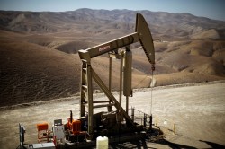Oil struggles to steady as economic headwinds weigh on demand outlook