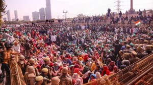 Farmers climb barricades as UP Police stops march, Noida-Delhi border chokes | Watch