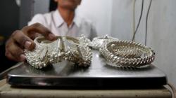 Silver closes in on Rs 1 lakh/kg
