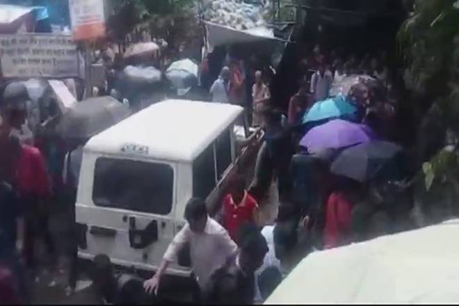 Elphinstone Railway Station Stampede Live Updates, Elphinstone Railway Station, Elphinstone Railway Station live, Elphinstone Railway Station updates, Elphinstone Railway Station stampede, live updates Elphinstone Railway Station, updates of Elphinstone Railway Station, updates from Elphinstone Railway Station, live updates from Elphinstone Railway Station,Elphinstone Railway Station mumbai, mumbai stampede, Elphinstone Railway Station mumbai live, india news, latest news Elphinstone Railway Station Stampede Live Updates, Elphinstone Railway Station, Elphinstone Railway Station live, Elphinstone Railway Station updates, Elphinstone Railway Station stampede, live updates Elphinstone Railway Station, updates of Elphinstone Railway Station, updates from Elphinstone Railway Station, live updates from Elphinstone Railway Station,Elphinstone Railway Station mumbai, mumbai stampede, Elphinstone Railway Station mumbai live, india news, latest news