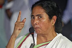 Saradha scam: BJP says Mamata Banerjee is pressing panic button