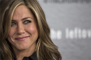 Jennifer Aniston rubbishes rumours of split with fiance Justin Theroux