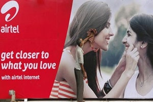 Bharti Airtel Q2 net profit shoots up nearly three-fold to Rs 1,383 cr Bharti Airtel Q2 net profit shoots up nearly three-fold to Rs 1,383 cr