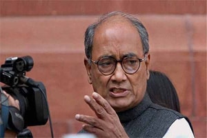 Black money: Digvijay Singh dares Centre to reveal names of account holders