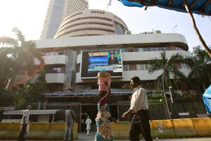 BSE Sensex rises 55 pts on capital inflows