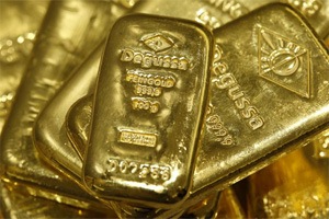 Gold prices fell by Rs 100 to Rs 26,780 per ten gram at the bullion market in the national capital. (Reuters)