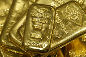 Gold prices fell by Rs 100 to Rs 26,780 per ten gram at the bullion market in the national capital. (Reuters) Gold prices fell by Rs 100 to Rs 26,780 per ten gram at the bullion market in the national capital. (Reuters)