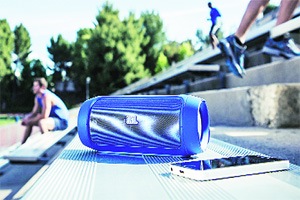 JBL Charge 2: Thump it up