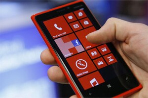 Nokia looking to re-enter the handset market?