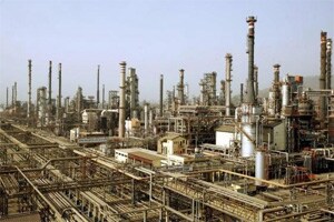 Indian Oil, other state oil refiners seek flexible deals to tap new markets