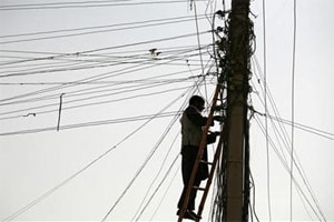 Delhi electricity tariff hike rolled back in political power play