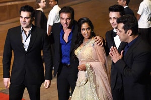B-town attends wedding reception of Salman Khan’s sister Arpita