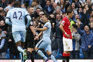 Ten-man Manchester United beaten in Louis Van Gaal’s first Manchester derby