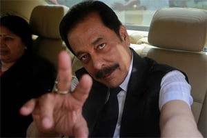 SC seeks Sahara reply on plea for auction of properties
