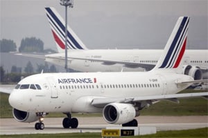 Plane turbulence injures 4 Air France cabin crew