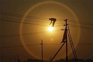 Under attack DERC withdraws power tariff hike in Delhi within 24 hrs Under attack DERC withdraws power tariff hike in Delhi within 24 hrs