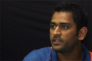 Mahendra Singh Dhoni is an amazing captain and a strong leader: Adam Gilchrist Mahendra Singh Dhoni is an amazing captain and a strong leader: Adam Gilchrist