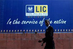 Private insurers outpace market