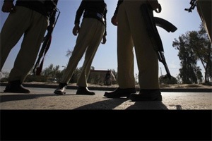 Robbers loot cash van of over Rs 1 cr in broad daylight, kill security guard at Citibank ATM in Delhi Robbers loot cash van of over Rs 1 cr in broad daylight, kill security guard at Citibank ATM in Delhi