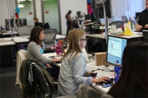 Social media use at work hampers productivity: Study