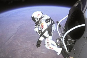 Spacesuit? Helmet? Life insurance? Space tourist loophole may end Spacesuit? Helmet? Life insurance? Space tourist loophole may end