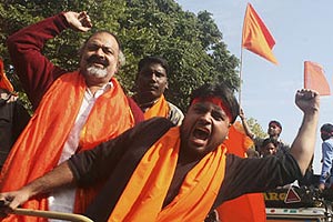 Now, Hindu Mahasabha seeks space for installing Mahatma Gandhi killer Nathuram Godse’s busts across India from Narendra Modi govt Now, Hindu Mahasabha seeks space for installing Mahatma Gandhi killer Nathuram Godse’s busts across India from Narendra Modi govt