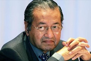 Malaysians too ‘stupid’ to run airline, says former PM Mahathir Mohamad