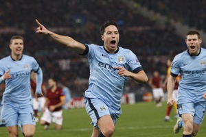 Premier League review: Manchester City primed to pounce on leaders Chelsea