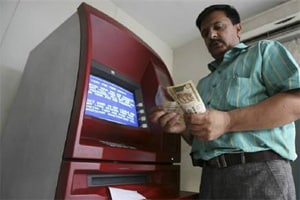 2015 to see turnaround in salary; 10.5% hike for Indians: Report