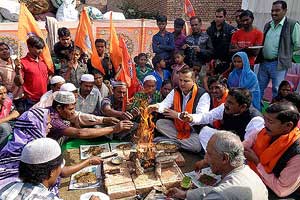 Muslim conversion row: BJP fuelling controversy, says Janata Parivar, Left Muslim conversion row: BJP fuelling controversy, says Janata Parivar, Left