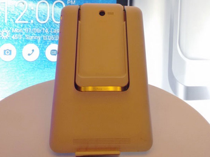 The smartphone is powered by a 1,170mAh non-removable battery while the tablet dock is powered by a 2,100 mAh battery.