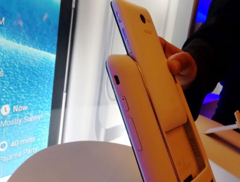 The device runs on 1.6 GHz dual-core Intel Atom Z2560 processor with 1GB RAM and 8GB internal memory which can be expanded up to 64 GB.