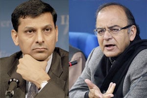 Arun Jaitley denies putting pressure on RBI governor Raghuram Rajan to slash interest rates