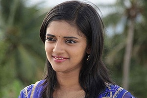 Actress Vasundhara Kashyap intimate photos with boyfriend leaked online