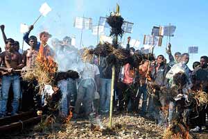 Yearender: ISIS, Naxals kept MHA busy in 2014