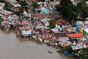Disasters cost $ 113 bn damage in 2014: Swiss Re