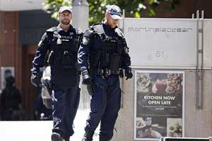 Islamic state attack in Sydney: Australian police say no contact with hostage-taker in cafe Islamic state attack in Sydney: Australian police say no contact with hostage-taker in cafe