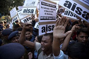 Delhi rape case: Govt promises steps to bring Uber cabs driver to justice