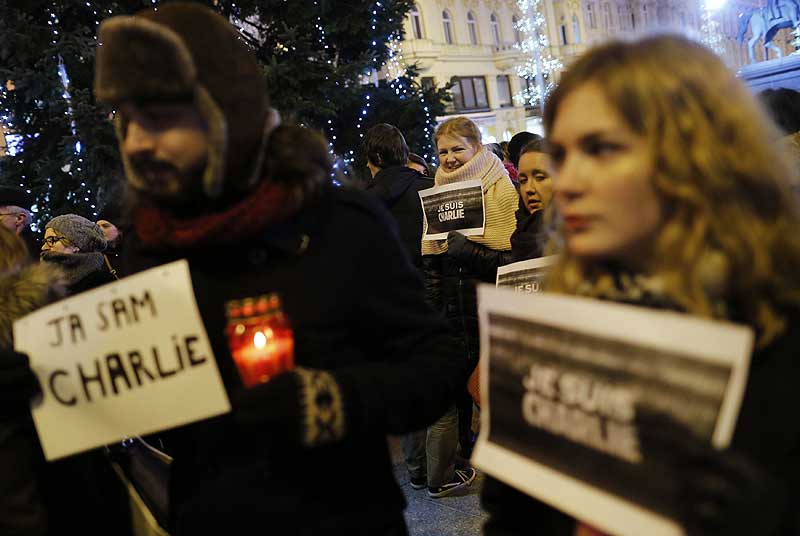 charlie hebdo, charlie hebdo attack, charlie hebdo shooting, charlie hebdo mohammed cartoons, charlie hebdo prophet mohammed, charlie hebdo cartoon, charlie hebdo paris, charlie hebdo magazine, paris attack, paris news, paris shooting, Charlie Hebdo pray