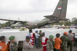 2 large objects spotted in hunt for AirAsia Flight QZ8501; 30 bodies recovered so far