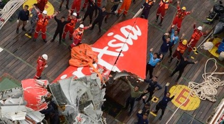 Days after AirAsia Flight QZ8501 crashed, senior pilot from airline tests positive for drugs