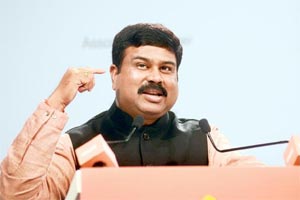 Reliance Industries, Reliance Industries man arrested, Mukesh Ambani, Mukesh Ambani arrest, reliance industries petroleum ministry, Petrol, Dharmendra Pradhan, Dharmendra Pradhan Petroleum ministry, petrol arrest, official secrets act, delhi, delhi police