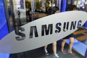 Samsung Electronics flags first annual profit fall in 3 years as Apple Inc, Xiaomi hit sales Samsung Electronics flags first annual profit fall in 3 years as Apple Inc, Xiaomi hit sales