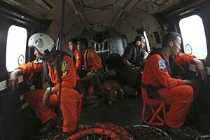 Search for AirAsia Flight QZ8501: Missing plane’s tail section, black box located? Search for AirAsia Flight QZ8501: Missing plane’s tail section, black box located?