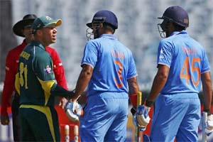 David Warner, David Warner behaviour, Martin Crowe, Martin Crowe Comment, David warner row, David Warner Rohit Sharma, Cricket, Cricket Rows