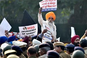 Gurudwara Management Committee, Dera Sacha Sauda chief Gurmeet Ram Rahim Singh, Gurmeet Ram Rahim Singh Gurudwara Management Committee, Dera Sacha Sauda chief Gurmeet Ram Rahim Singh, Gurmeet Ram Rahim Singh