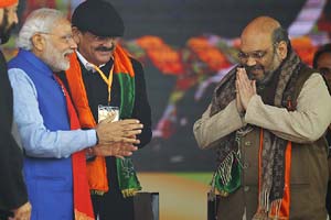 Narendra Modi, Narendra Modi twitter, Narendra Modi news, narendra modi speech, narendra modi ramlila maidan speech, narendra modi ramlila maidan, narendra modi vs arvind kejriwal, narendra modi attacks arvind kejriwal, arvind kejriwal, delhi elections 2015