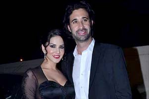 Sunny Leone, Sunny Leone music video, Sunny Leone video, Sunny Leone Daniel Webber, Sunny Leone Daniel Webber video, Sunny Leone Daniel Webber music video