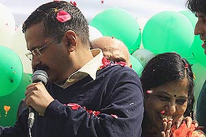 Bollywood, Aam Aadmi Party, Delhi assembly polls, delhi assembly election results, Vishal Dadlani, Farhan Akhtar, Dia Mirza